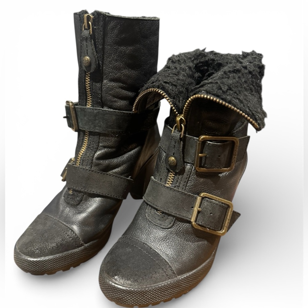 Juicy couture leather ankle boots